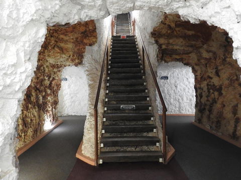 White Cliffs Underground - Yamba Accommodation 2