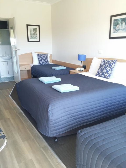 White Manor Motel - Yamba Accommodation 2