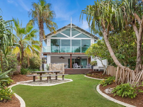 WHITE WASH ON SHE OAK - Yamba Accommodation 0