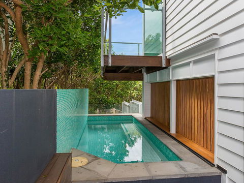WHITE WASH ON SHE OAK - Yamba Accommodation 1