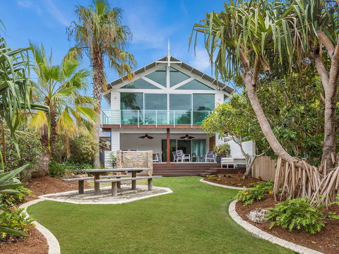WHITE WASH ON SHE OAK - Yamba Accommodation 0