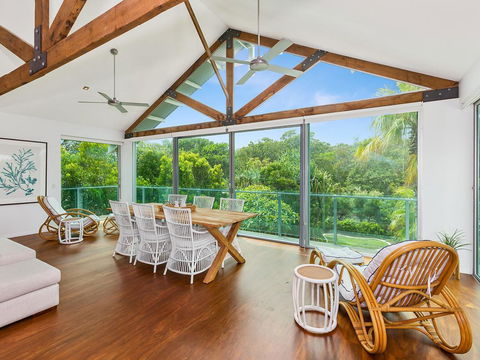 WHITE WASH ON SHE OAK - Yamba Accommodation 3
