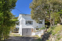 Whitecaps 26 East Street