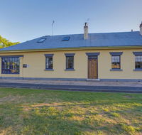 Whites Corner - Yamba Accommodation
