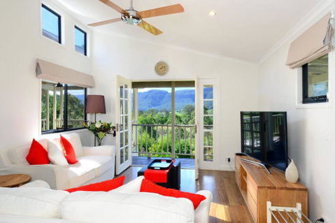 Wild Rose Cottage- Kiaroo, Kangaroo Valley - Yamba Accommodation 2