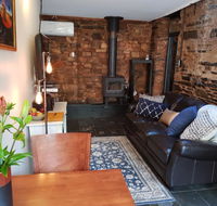 William Hunt's Retreat - Redwood Studio - Yamba Accommodation