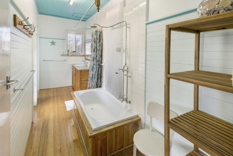 Windsong - Pet Friendly, Wifi And Close To Water - Yamba Accommodation 2