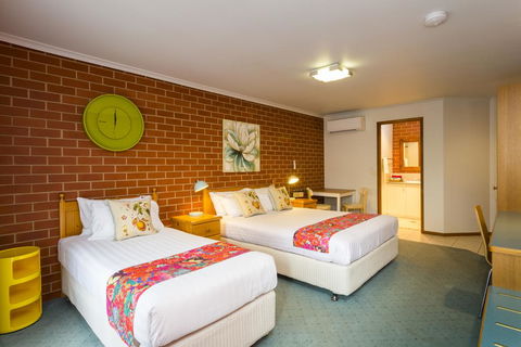 Yackandandah Motor Inn - Yamba Accommodation 3