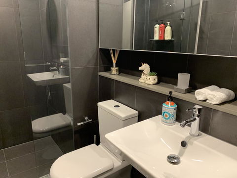 Xu's Residence@888 Collins St - Yamba Accommodation 2