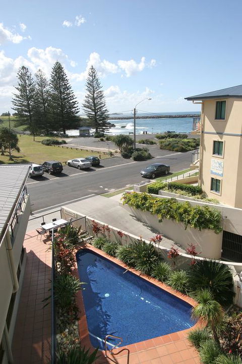 Yamba Beach Motel - Yamba Accommodation 3