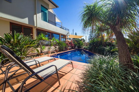Yamba Beach Motel - Yamba Accommodation 1