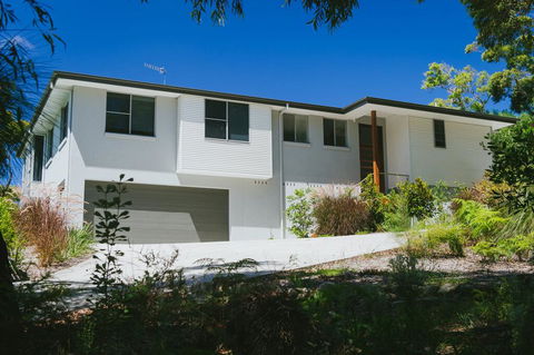 YARINGA - Retreat Style Accomodation With Swimming Pool - Yamba Accommodation 1