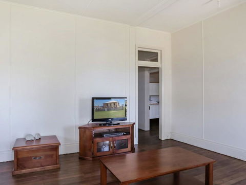 Yamba Pilot Cottage 1 - Pets Welcome - Close To Beach - Yamba Accommodation 1