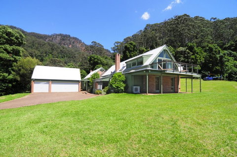 Yeola - Lush Location With River Access! - Yamba Accommodation 2