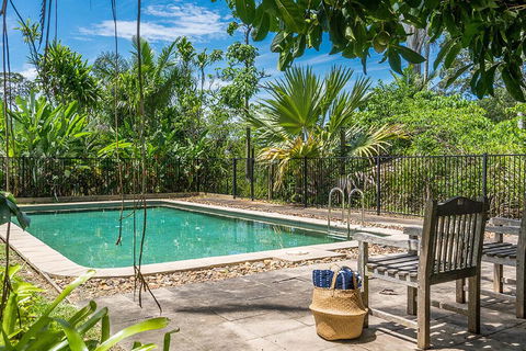 Your Luxury Escape - Cedar View - Yamba Accommodation 3