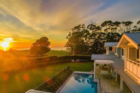 Your Luxury Escape - Trig Point - Yamba Accommodation 0