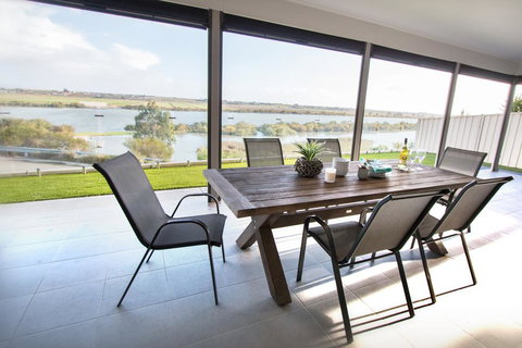 Serenity And Sweeping Murray River Views - Yamba Accommodation 1