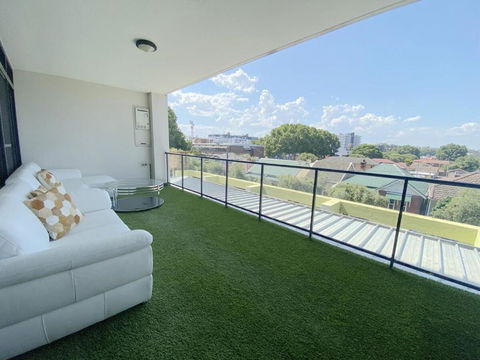 A Cozy 2B2B Apartment Near Airport & Train Station - Yamba Accommodation 0