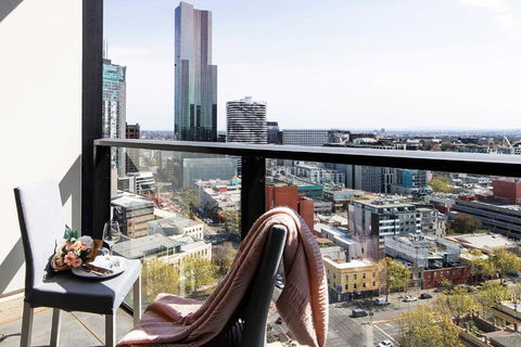 A 2BR Apt Near Melbourne Central Amazing Views - Yamba Accommodation 0