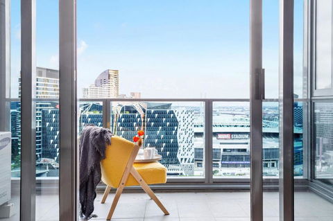 A 2BR Apt With Harbour Views And FREE Parking - Yamba Accommodation 0