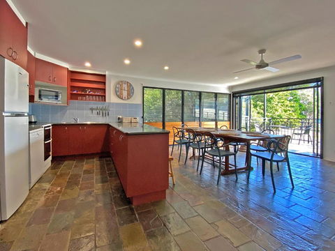 A BEACH AFFAIR - Yamba Accommodation 3
