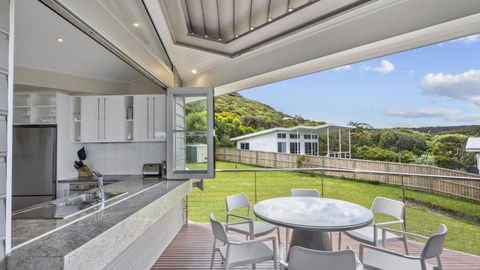A Beachside Getaway - 8 - Yamba Accommodation 4