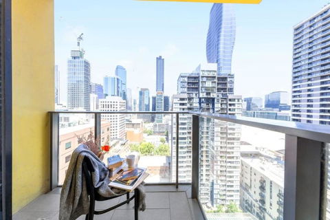 A Chic 2BR Apt City Views Near Southern Cross - Yamba Accommodation 0