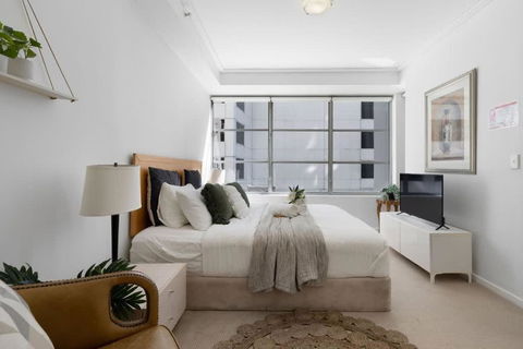 A Comfy 2BR Apt For 7 Next To Darling Harbour - Yamba Accommodation 0