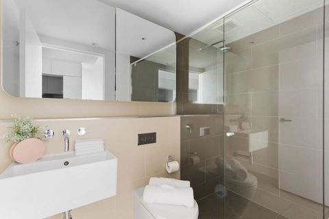 A Cozy 2BR Apt With Free WiFi In Prime Melbourne - Yamba Accommodation 2