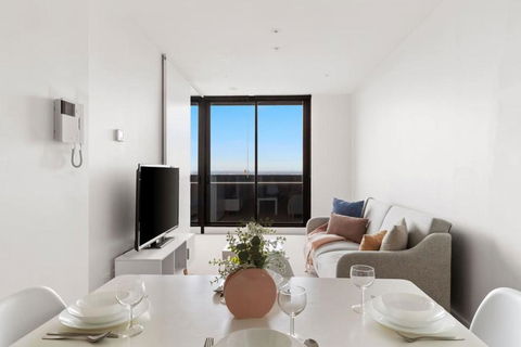 A Cozy 2BR Apt With Free WiFi In Prime Melbourne - Yamba Accommodation 0
