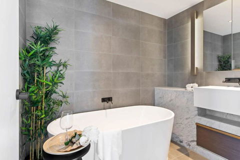 A Cozy 3BR Apt With Panoramic Views FREE Parking - Yamba Accommodation 4