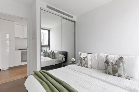 A Cozy Apt With City Views Near Crown Casino - Yamba Accommodation 2