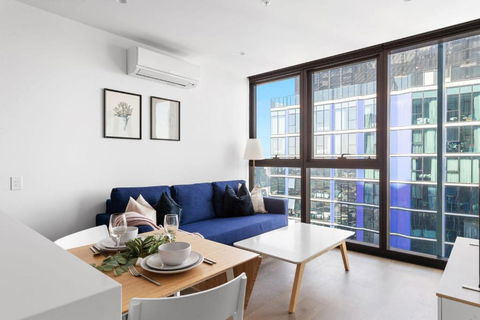 A Cozy & Comfy 2BR Apt Up In The Clouds Near CBD - Yamba Accommodation 3