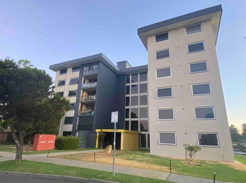 A Little Slice Of Fremantle One Bedroom Character Apartment - Yamba Accommodation 3