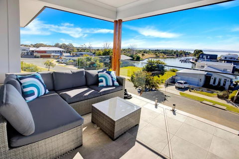 A Magnetic Retreat - Yamba Accommodation 0