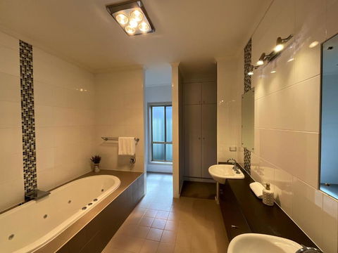 A Scent Of Lavender - Yamba Accommodation 3