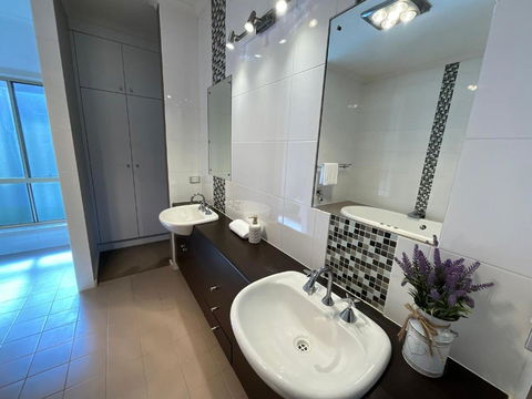 A Scent Of Lavender - Yamba Accommodation 4