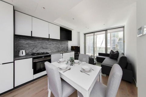 A Spacious & Lux Apt For 5 Next To Southern Cross - Yamba Accommodation 3