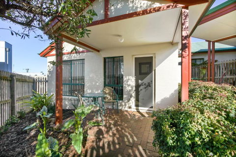 A Stones Throw - Yamba Accommodation 0