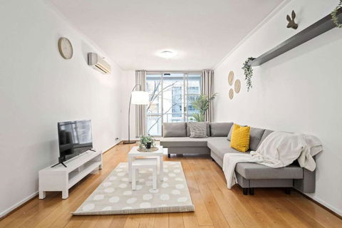 A Stylish Studio For 6 Next To Darling Harbour - Yamba Accommodation 0