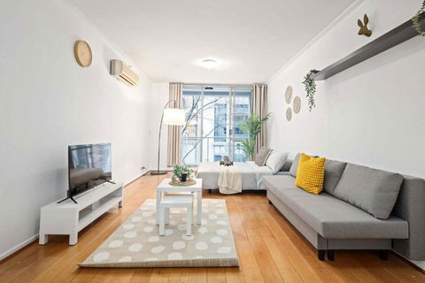 A Stylish Studio For 6 Next To Darling Harbour - Yamba Accommodation 3