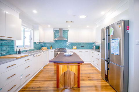 A Wave From It All - Yamba Accommodation 1