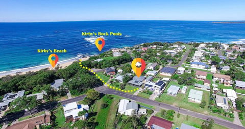 A Wave From It All - Yamba Accommodation 0