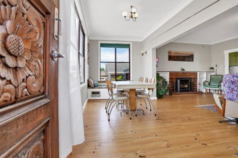 A Wave From It All - Yamba Accommodation 1
