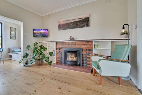 A Wave From It All - Yamba Accommodation 3