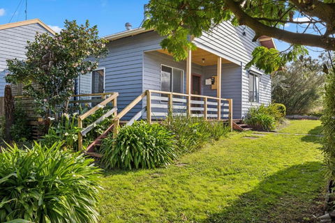Abbott Abode - Yamba Accommodation 0