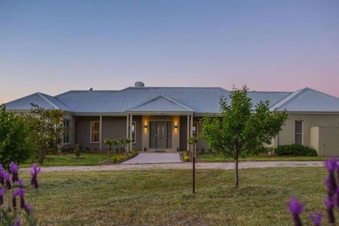Abingdon House - Mudgee Retreat - Yamba Accommodation 4