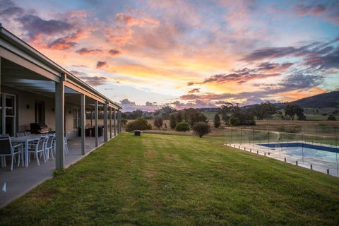 Abingdon House - Mudgee Retreat - Yamba Accommodation 0