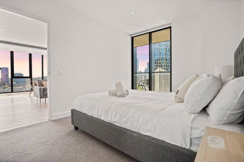 Absolute Bay View Waterfront Getaway Apt 2B2B1C - Yamba Accommodation 3