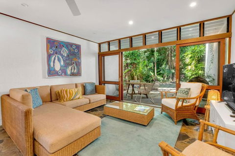Absolute Beachfront, Heart Of Port Douglas - 24 S - Yamba Accommodation 1